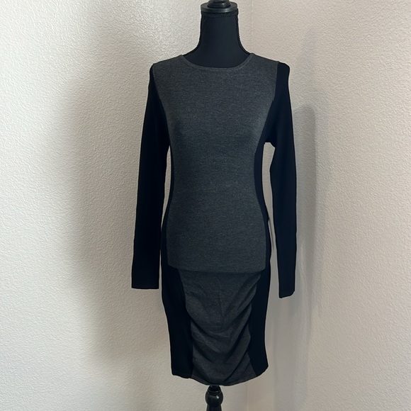 Fitted color block dress - Picture 2 of 3
